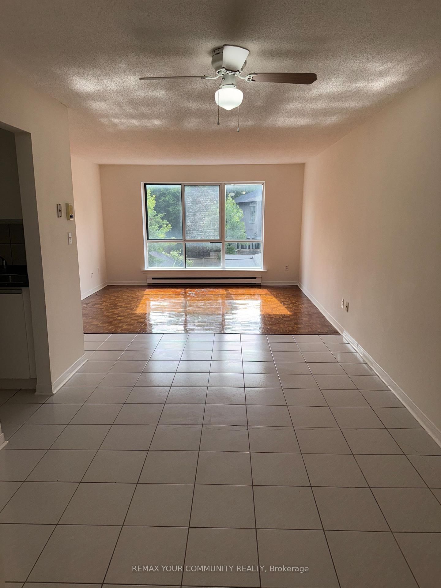 203 - 72 Lake Avenue, Richmond Hill 2
