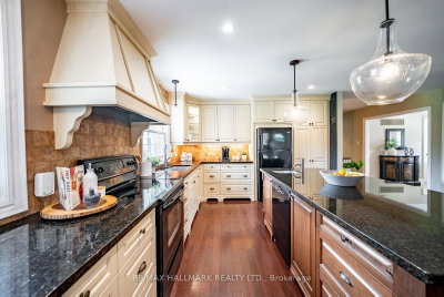 245 Cam Fella Boulevard • Whitchurch-Stouffville, ON photo 8