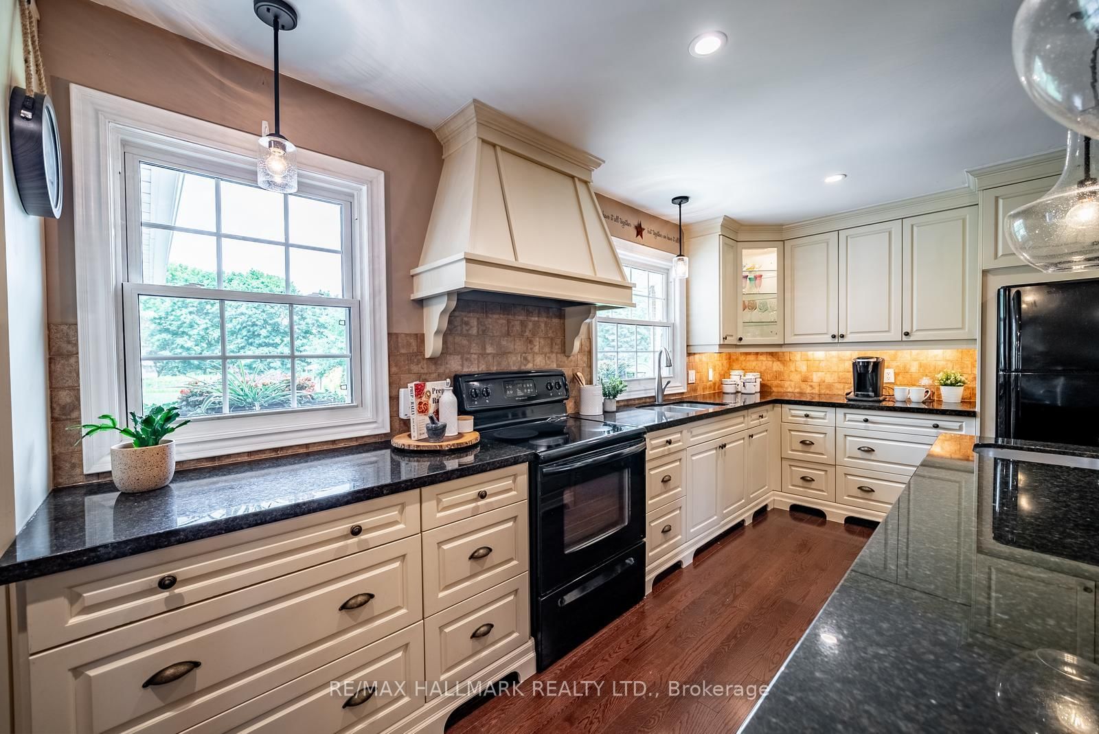 245 Cam Fella Boulevard • Whitchurch-Stouffville, ON photo 9