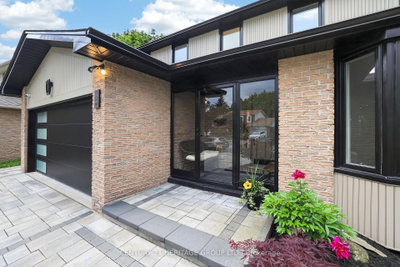 28 Innis Crescent — photo 5