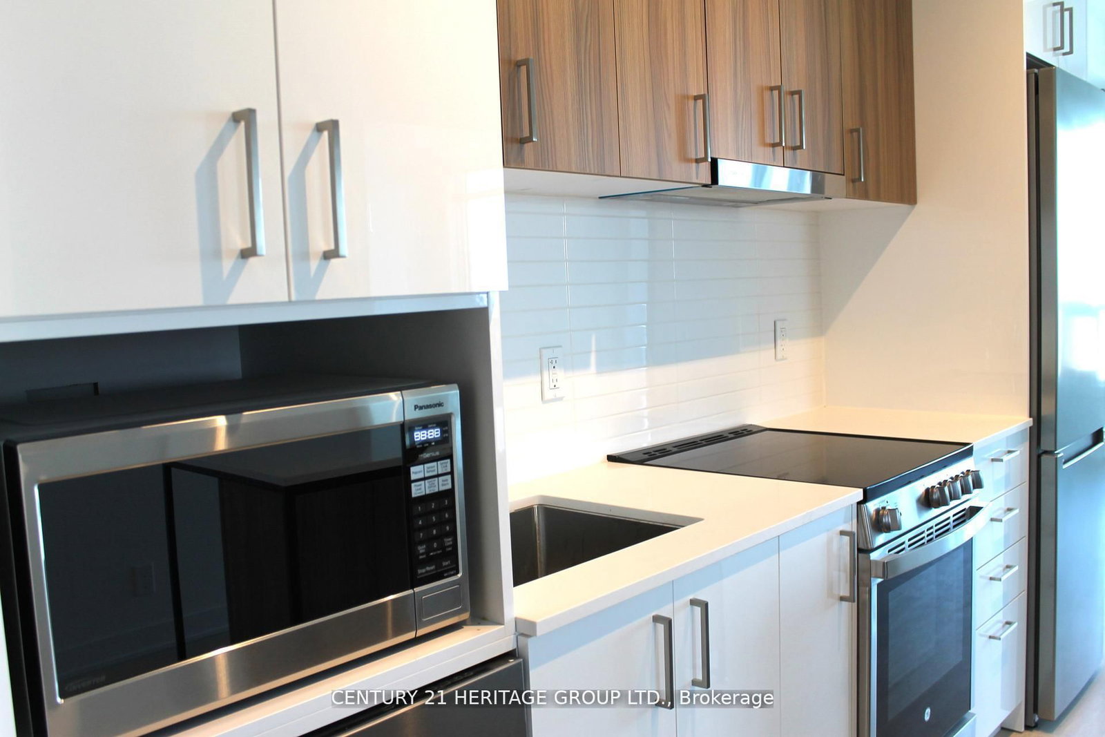 30 Upper Mall Way • #A3410 • Vaughan, ON photo 4