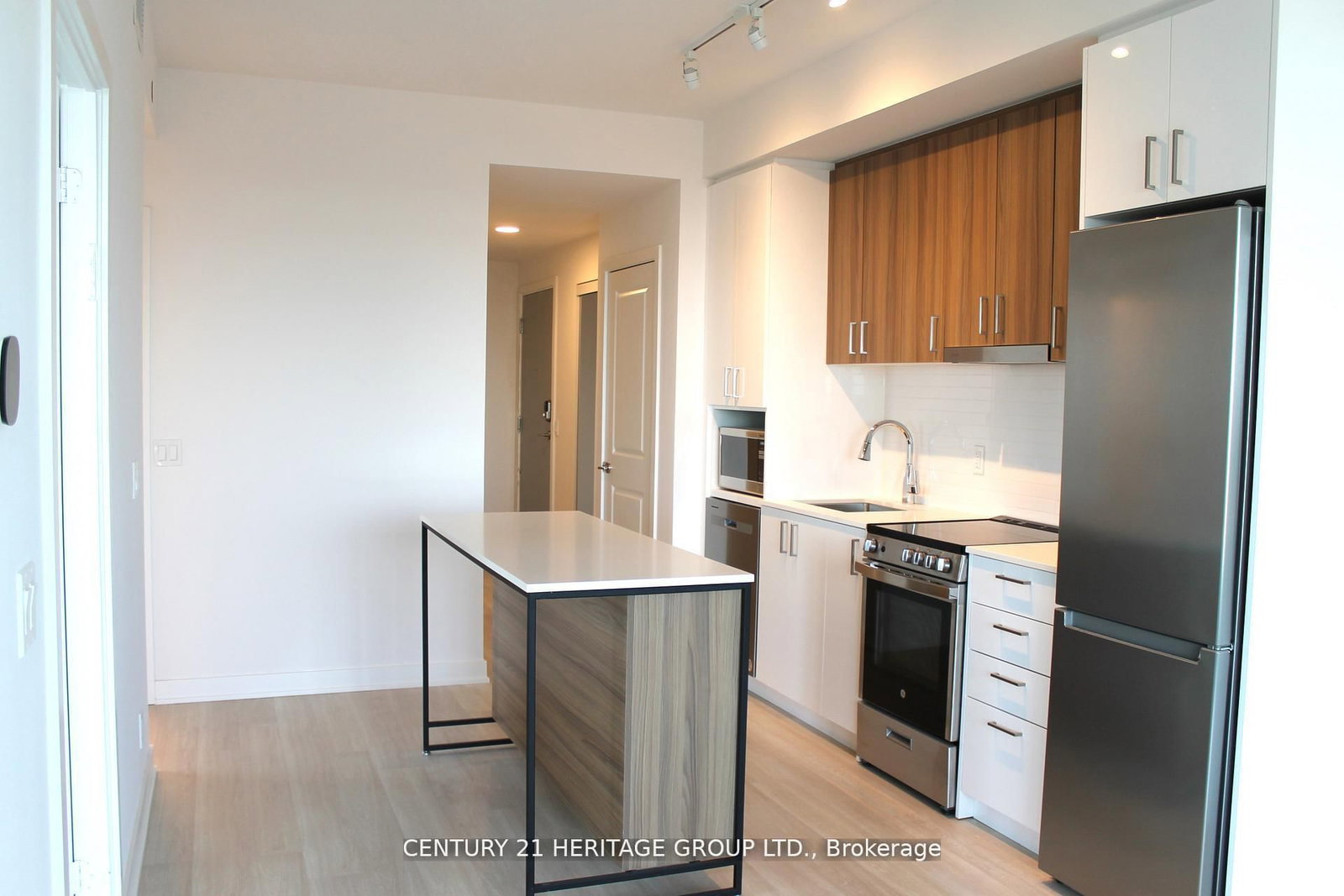 30 Upper Mall Way • #A3410 • Vaughan, ON photo 9