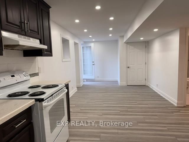 home for lease on 352 Carlissa Ru N