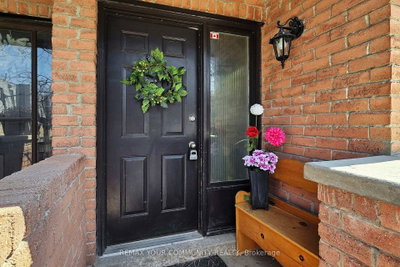 Unit 16 — 72 Ashglen Way — photo 4