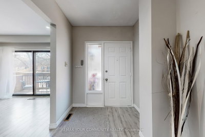 Unit 16 — 72 Ashglen Way — photo 6