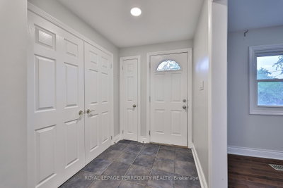 254 Lakeland Crescent — photo 5