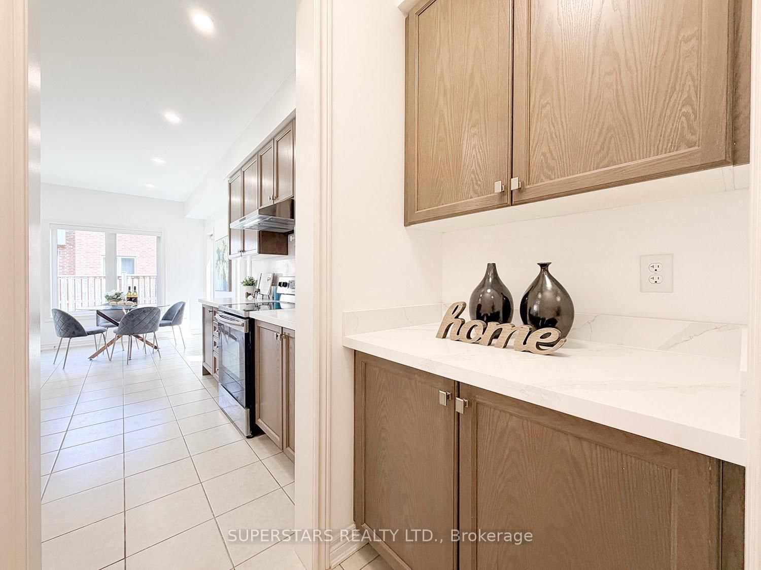 8 Kavanagh Avenue • East Gwillimbury, ON photo 11