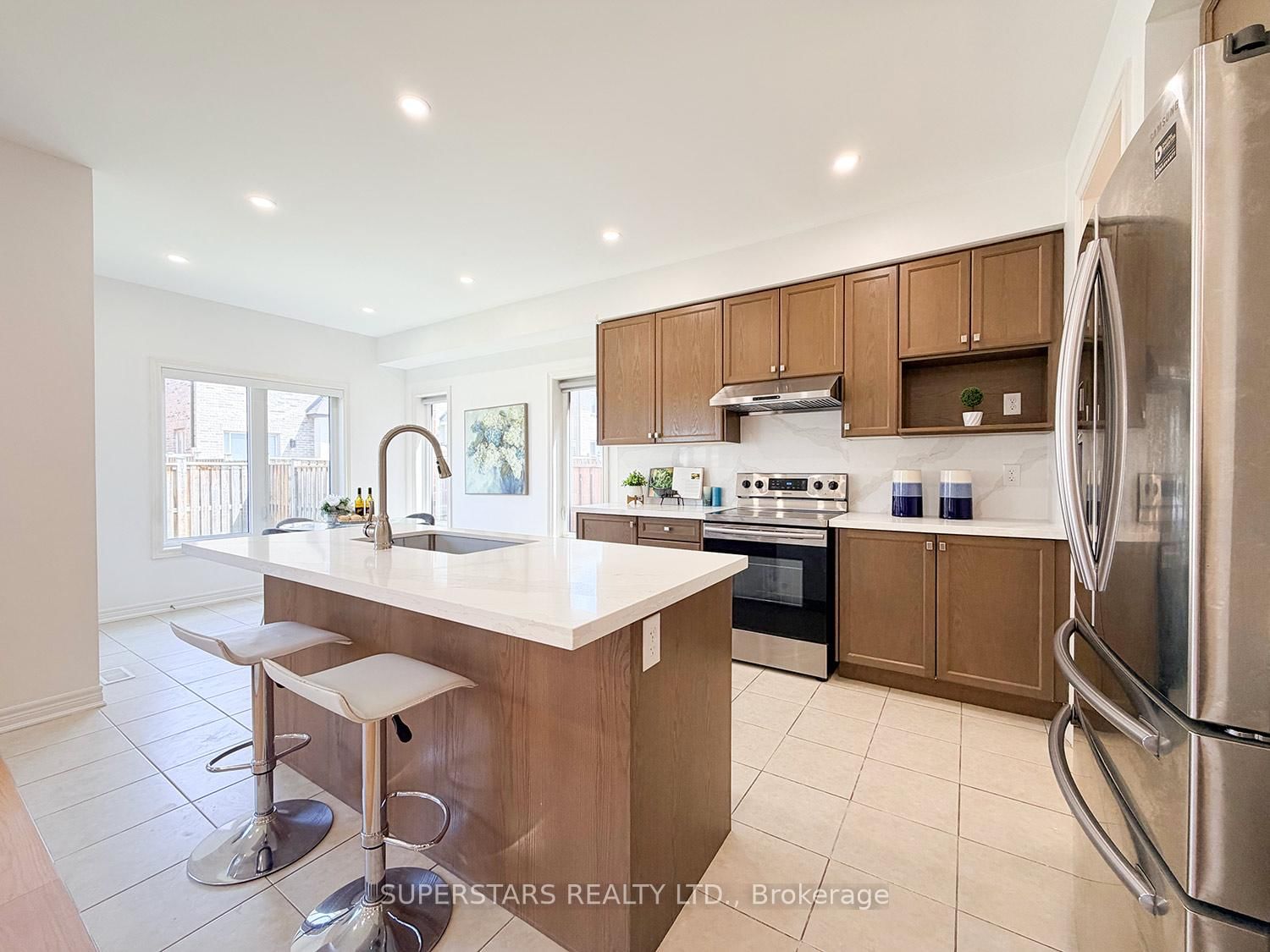 8 Kavanagh Avenue • East Gwillimbury, ON photo 12