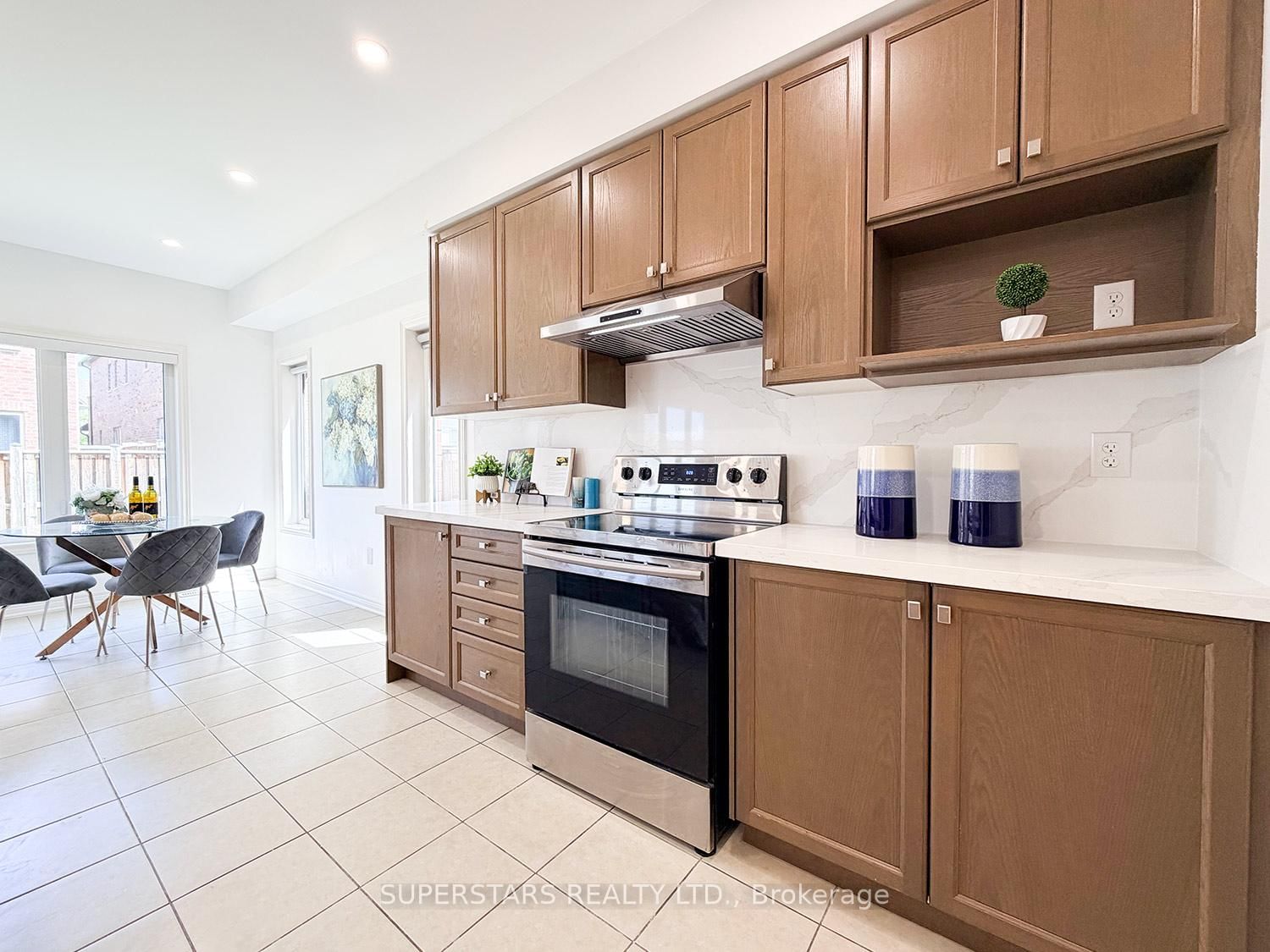 8 Kavanagh Avenue • East Gwillimbury, ON photo 14