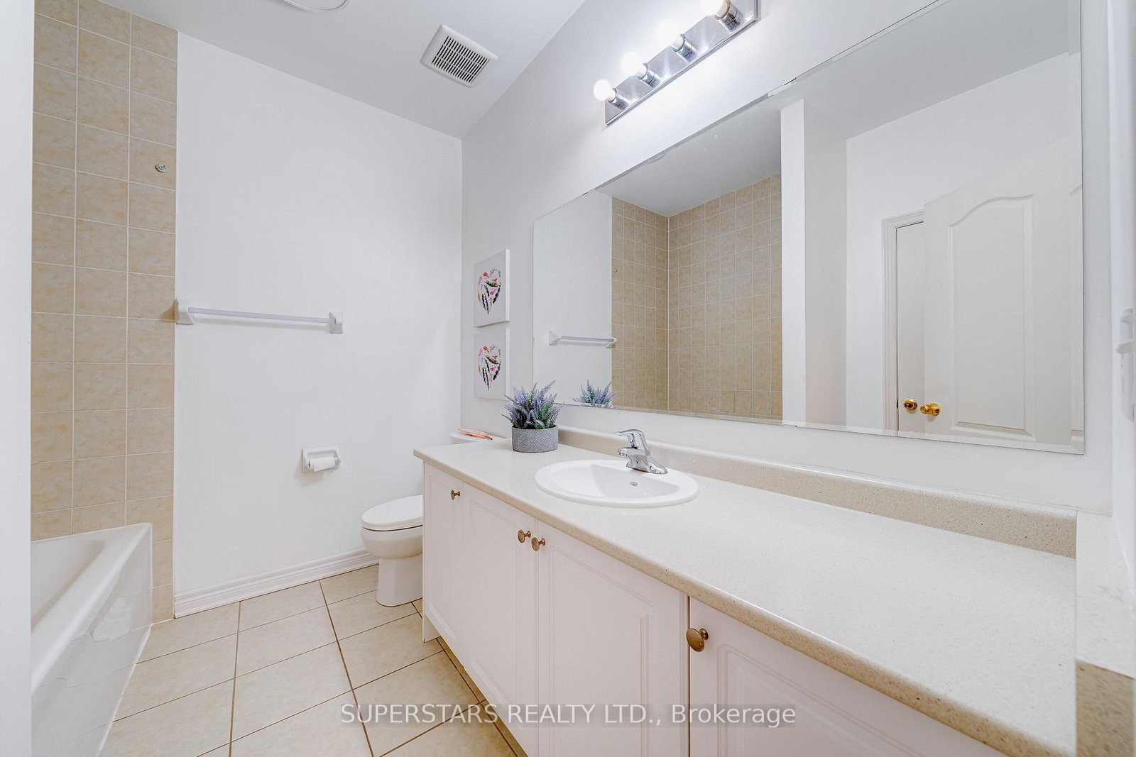 8 Kavanagh Avenue • East Gwillimbury, ON photo 35