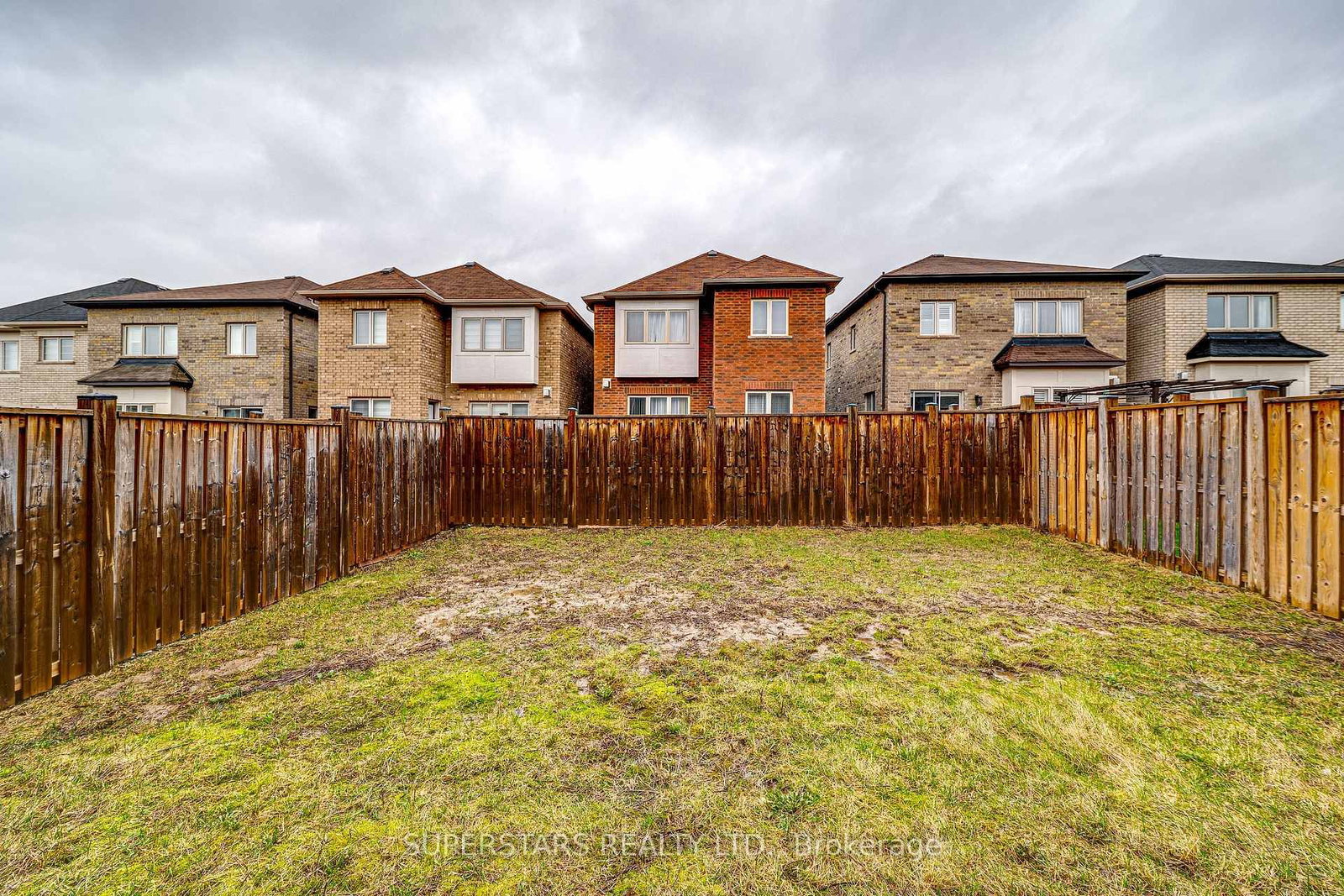 8 Kavanagh Avenue • East Gwillimbury, ON photo 39