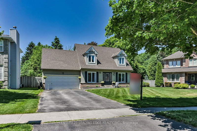 30 McGuire Crescent