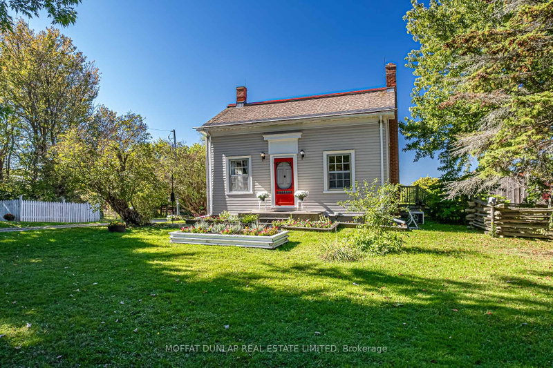 home for lease on 3012 8th Concession Road