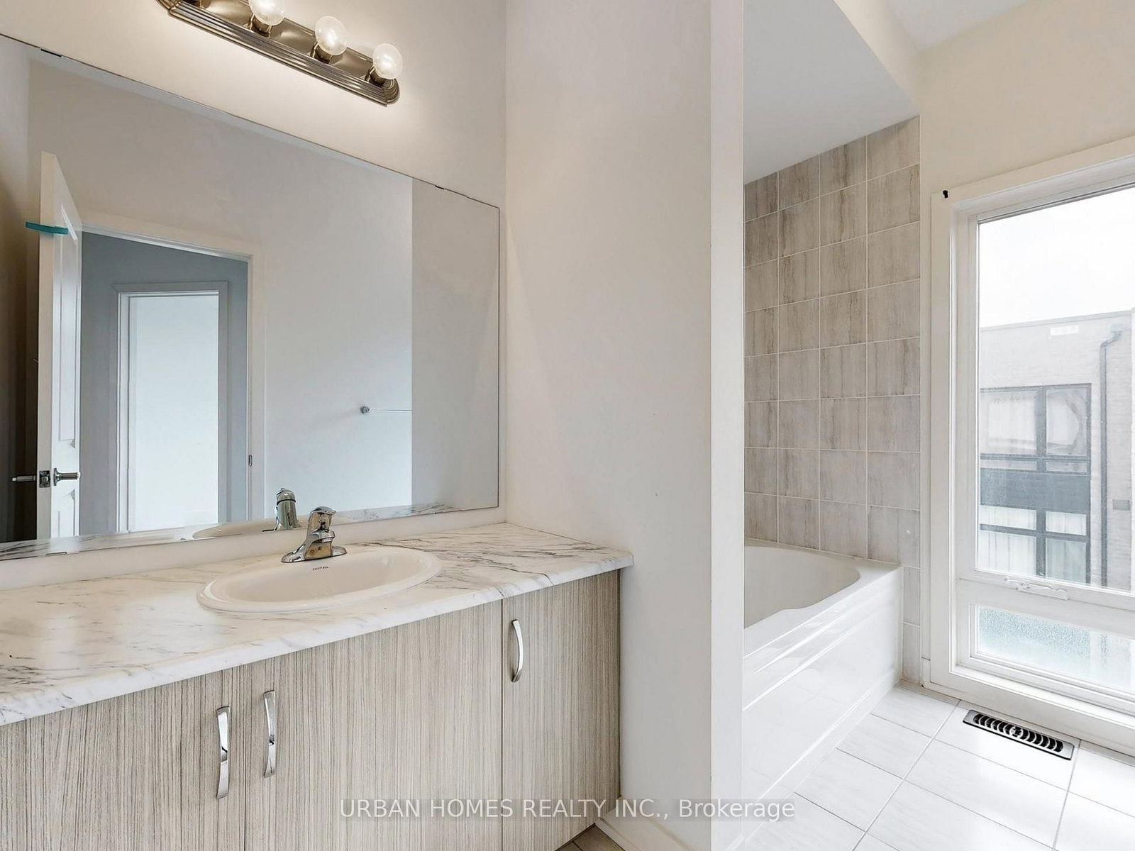 41 Gerussi Street • Vaughan, ON photo 32