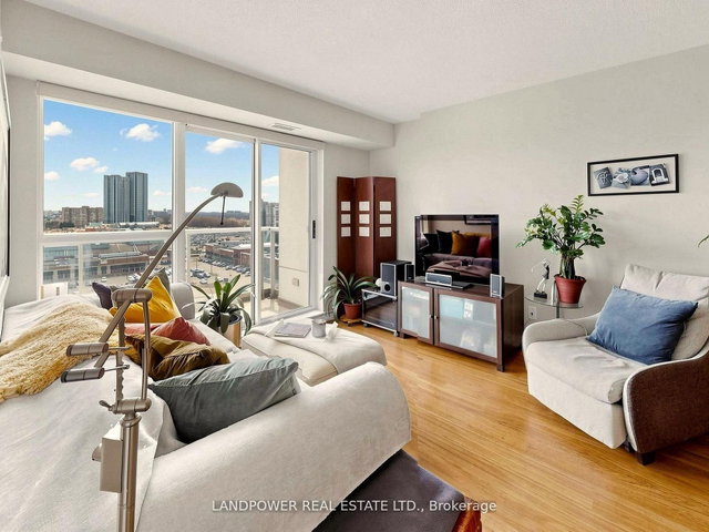 1116 - 15 North Park Road
