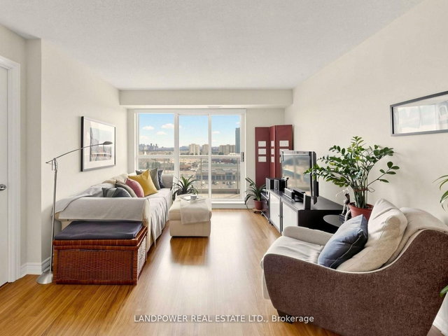 1116 - 15 North Park Road