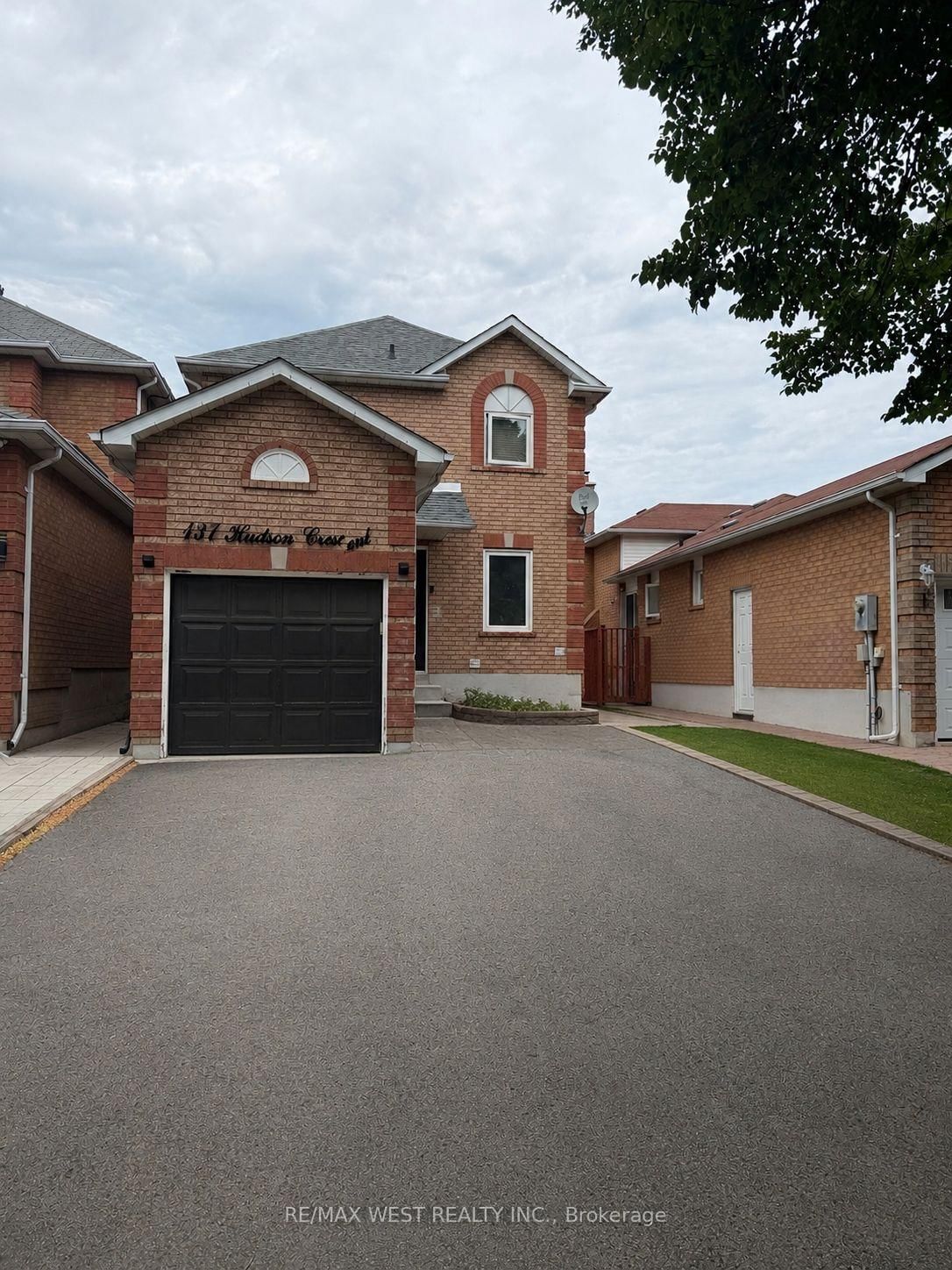 137 Hudson Crescent • Bradford West Gwillimbury, ON photo 1
