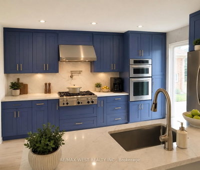 137 Hudson Crescent • Bradford West Gwillimbury, ON photo 2