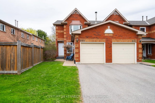 805 Playter Crescent