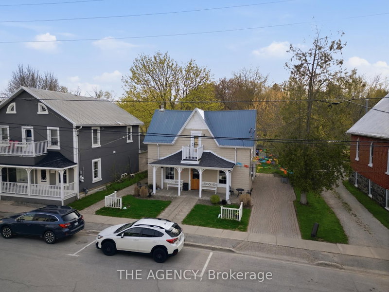 307 Main St photo 1