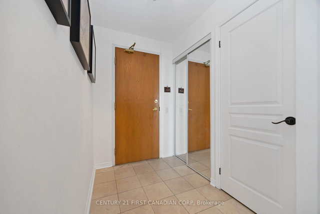 1112 - 9 Northern Heights Drive