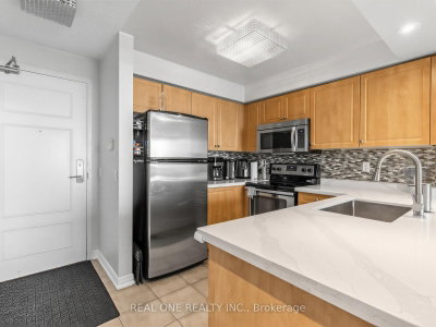 Unit 1203 — 310 Red Maple Road — photo 4