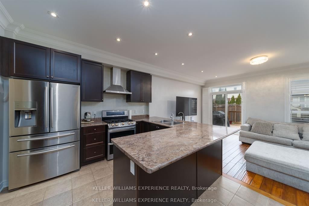 6 Weaver Terrace • New Tecumseth, ON photo 3