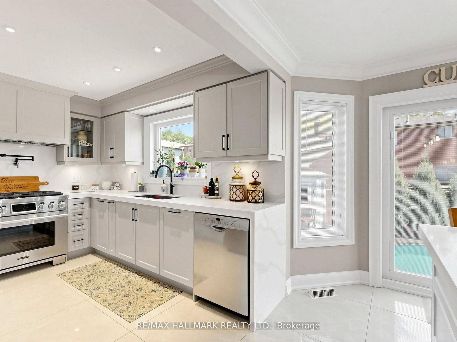 98 Arrowhead Drive • Vaughan, ON photo 19