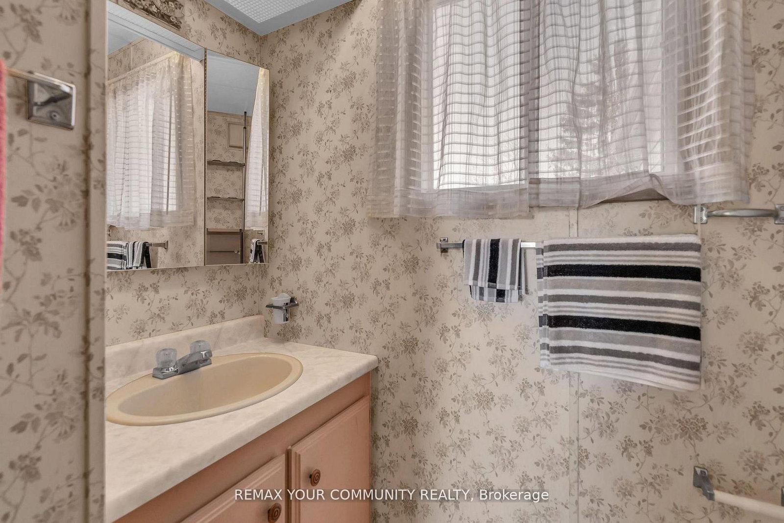 22 Emery Court • Georgina, ON photo 36