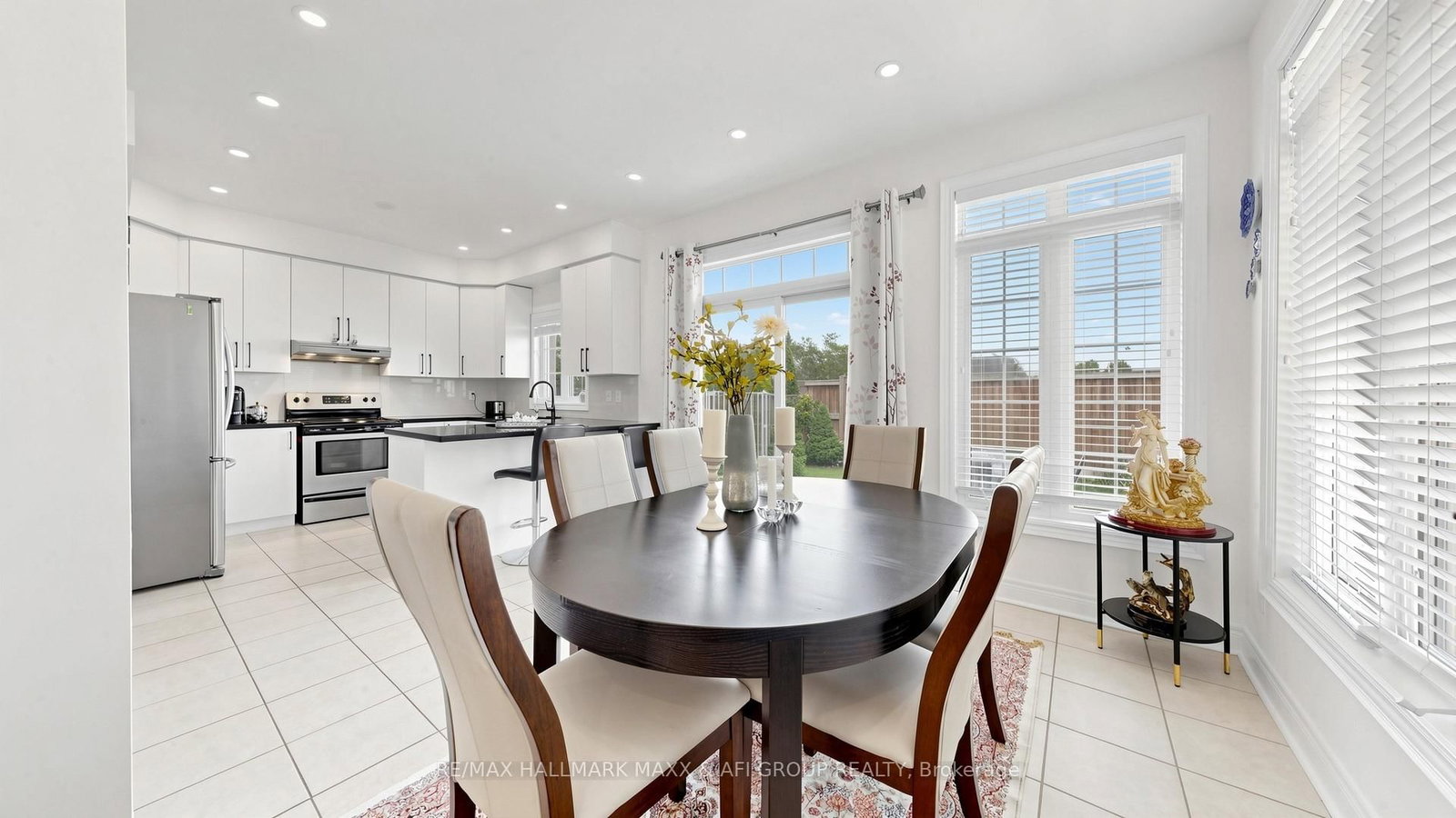 1 Vandervoort Drive • Richmond Hill, ON photo 12