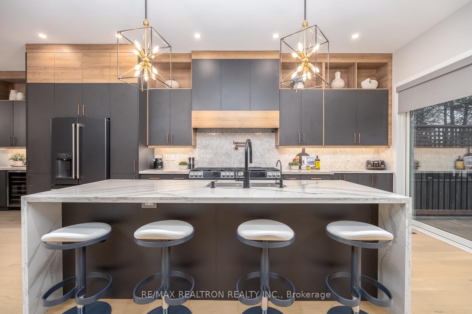 70 Collins Crescent • Aurora, ON photo 10
