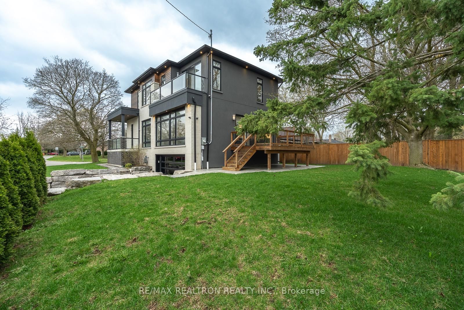 70 Collins Crescent • Aurora, ON photo 46