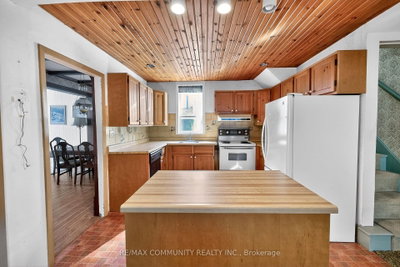 28 Queen Street • Innisfil, ON photo 4