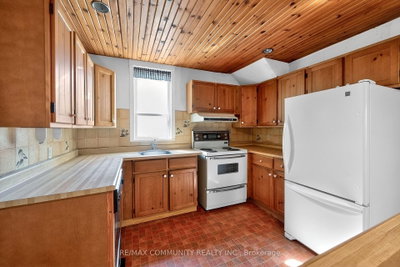 28 Queen Street • Innisfil, ON photo 5