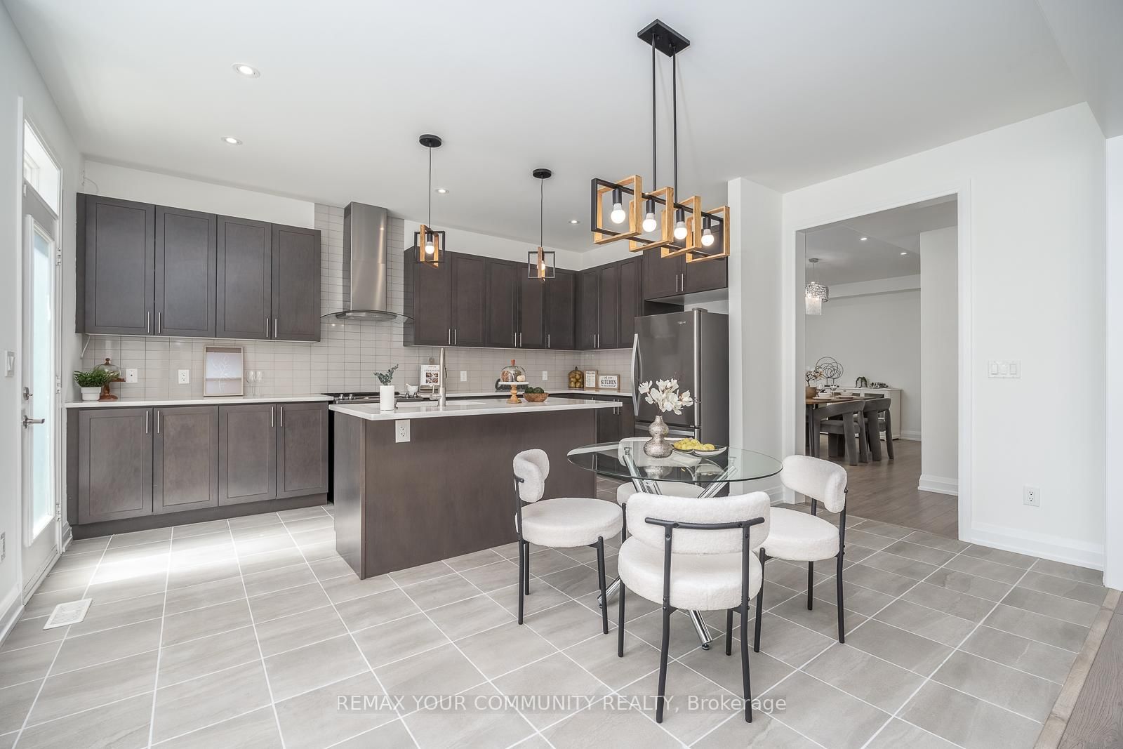 8 Snap Dragon Trail • East Gwillimbury, ON photo 13