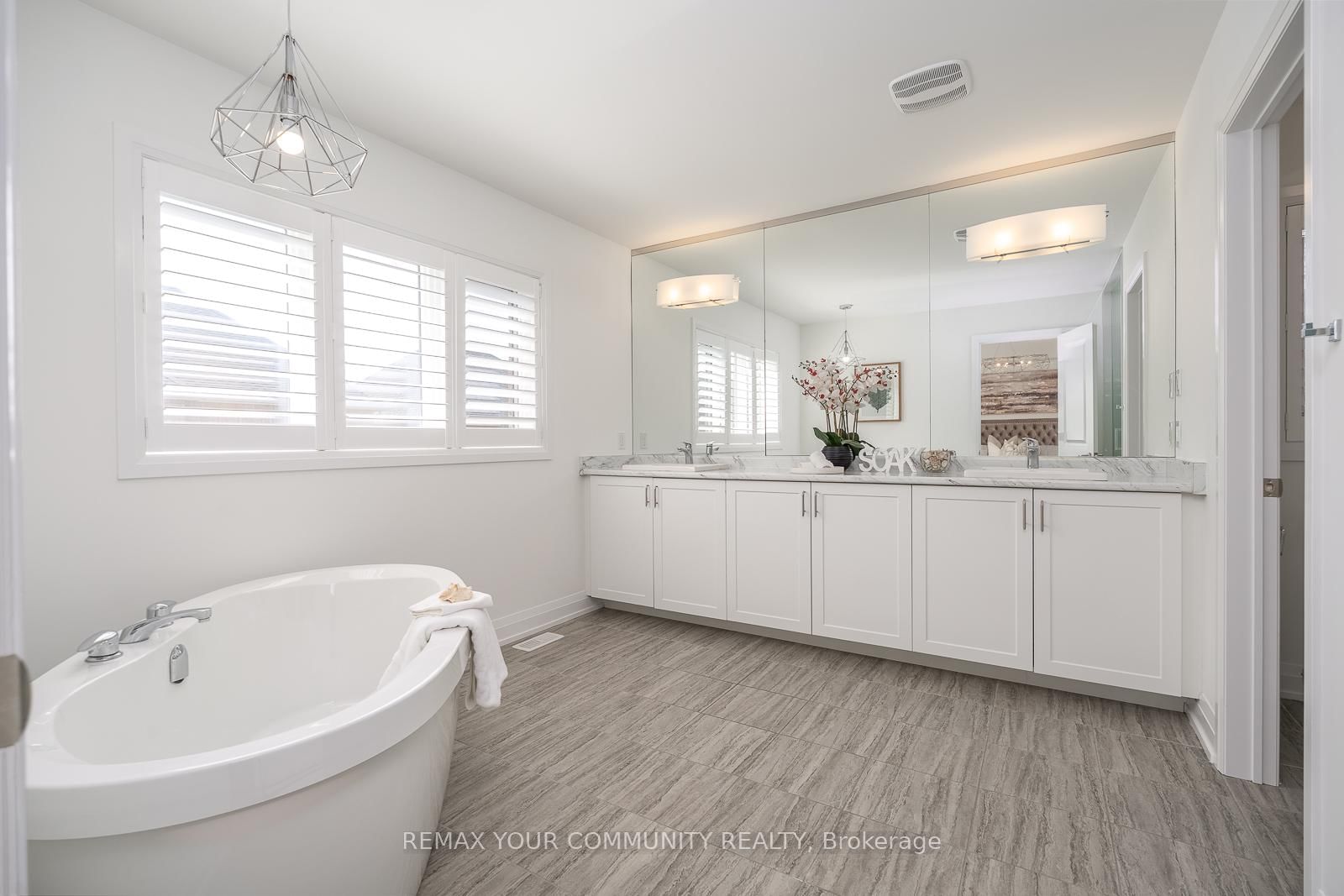 8 Snap Dragon Trail • East Gwillimbury, ON photo 26