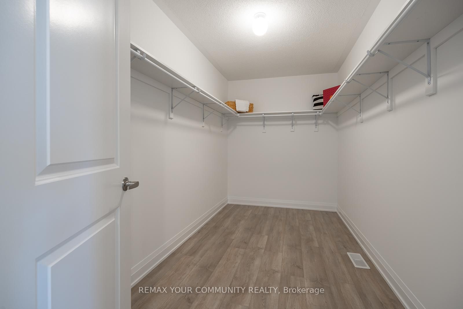 8 Snap Dragon Trail • East Gwillimbury, ON photo 28