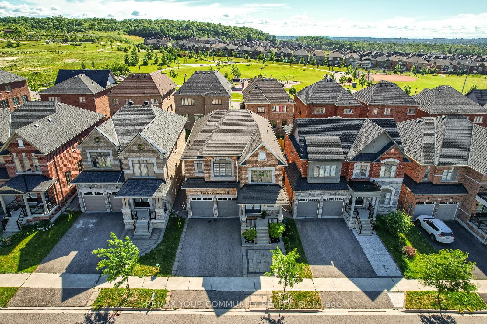 8 Snap Dragon Trail • East Gwillimbury, ON photo 4