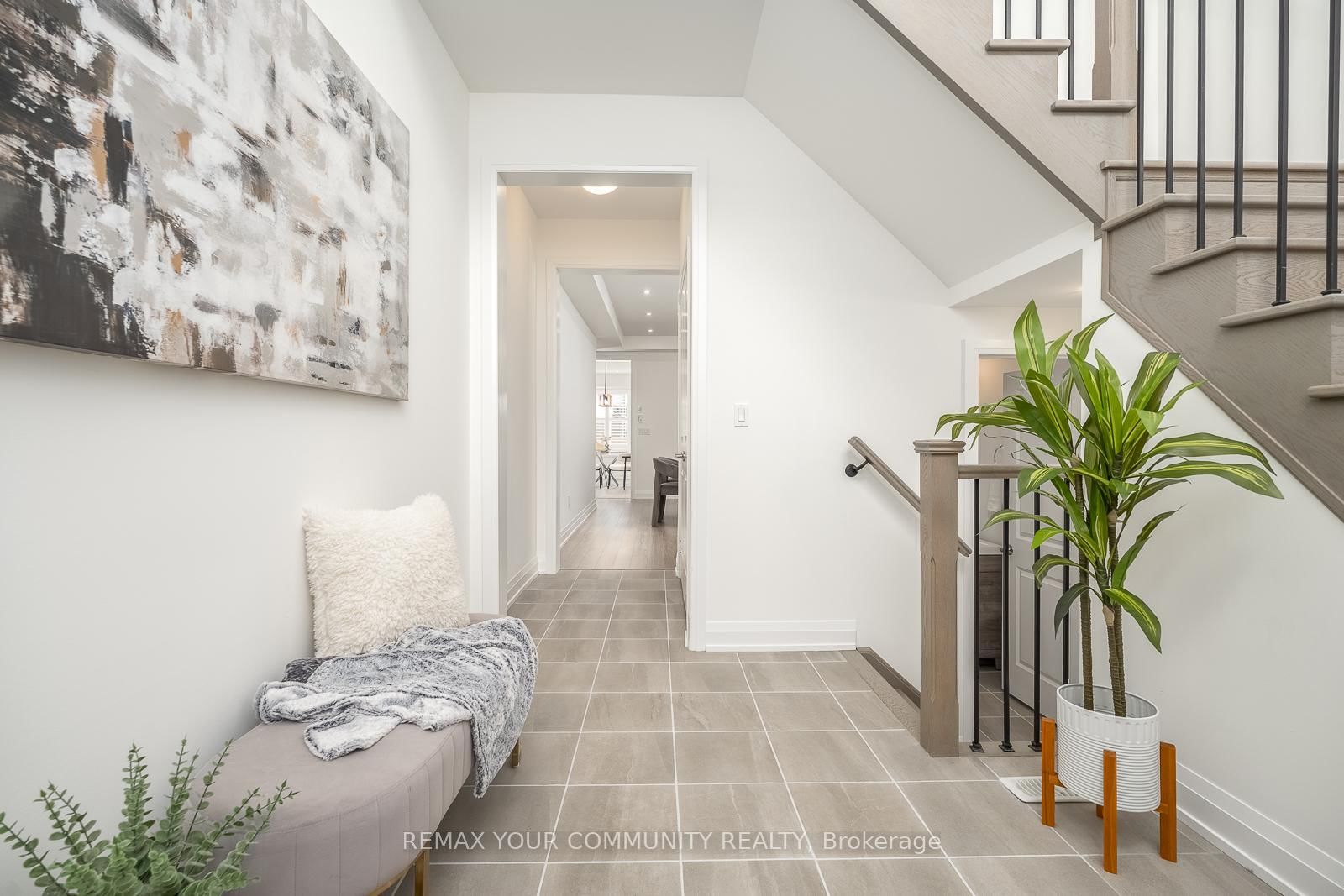 8 Snap Dragon Trail • East Gwillimbury, ON photo 5