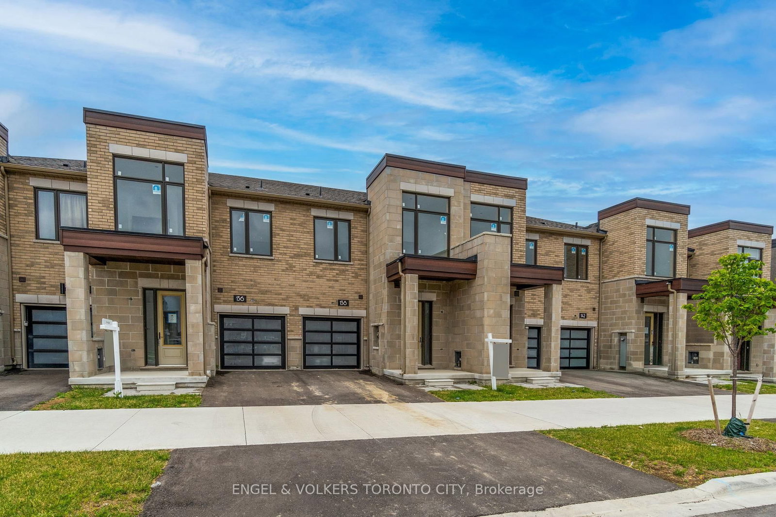 138 Mumbai Drive • Markham, ON photo 5