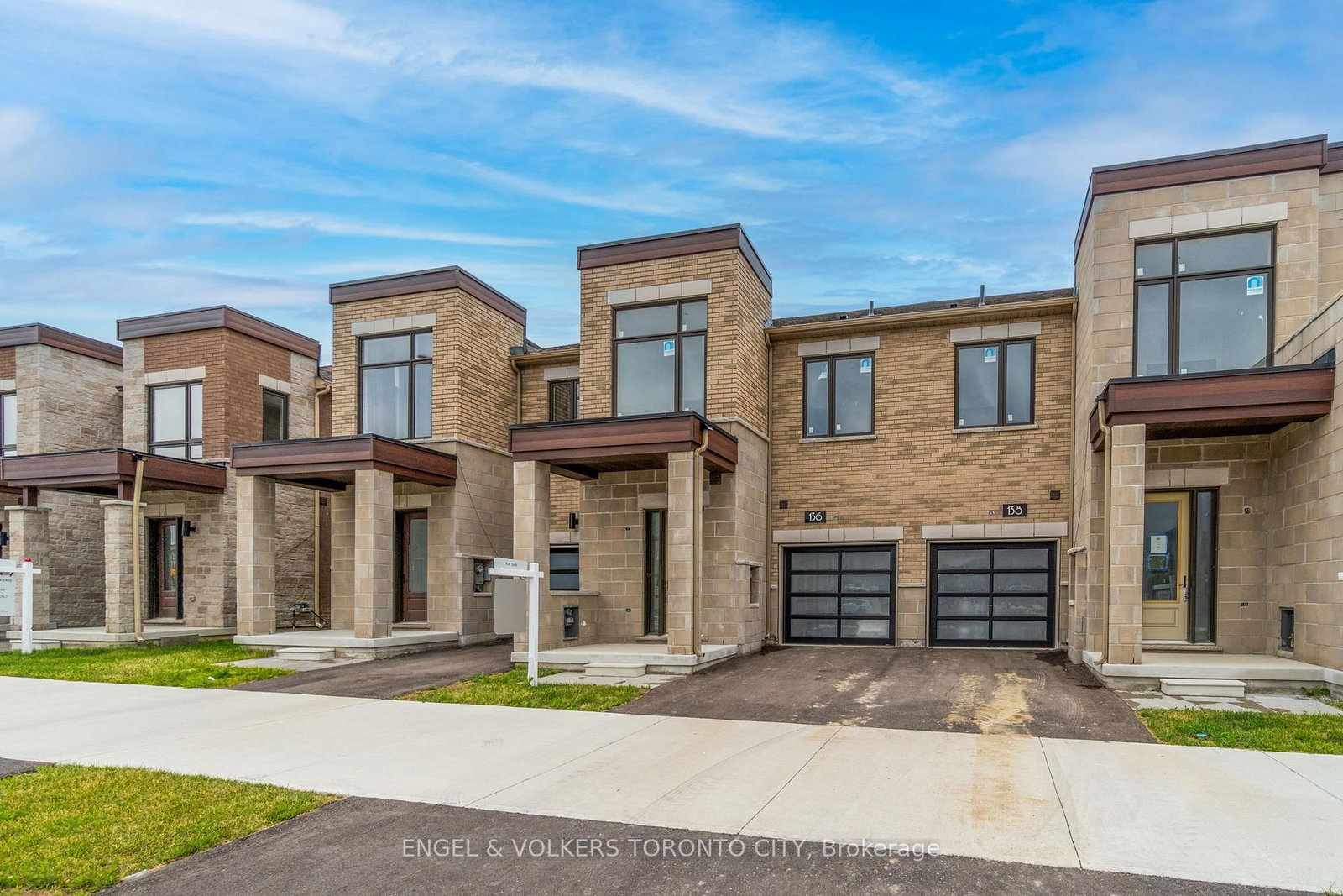 138 Mumbai Drive • Markham, ON photo 6