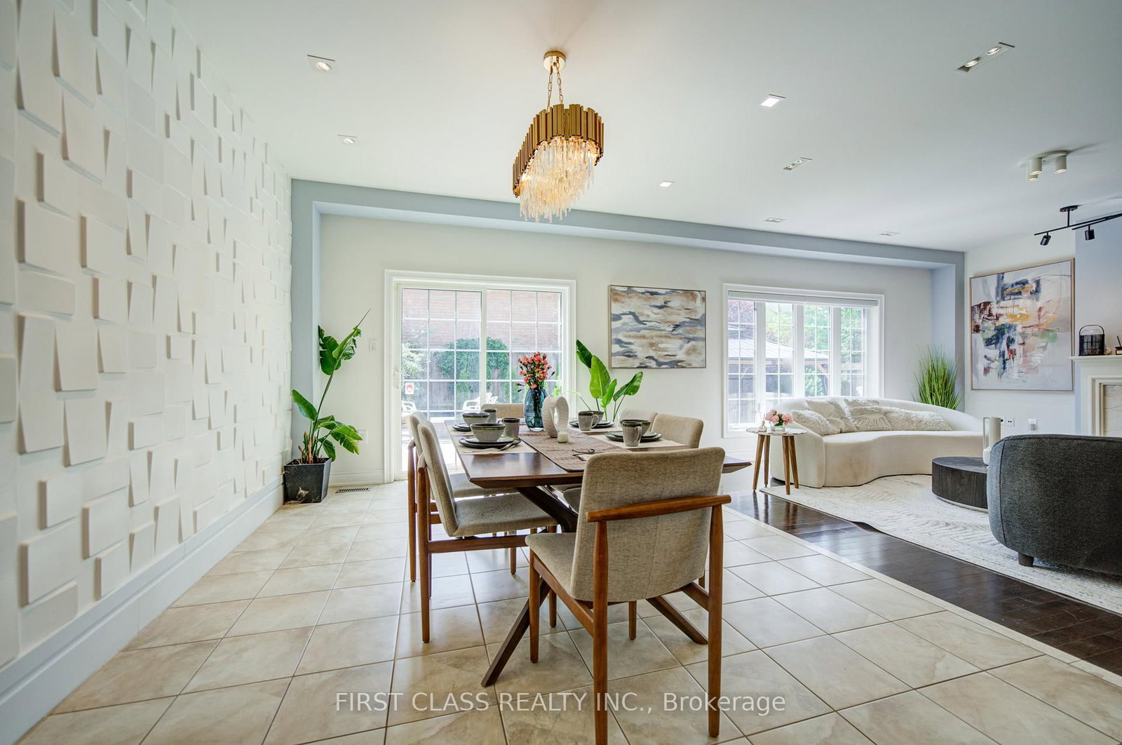 718 Peter Hall Drive • Newmarket, ON photo 19
