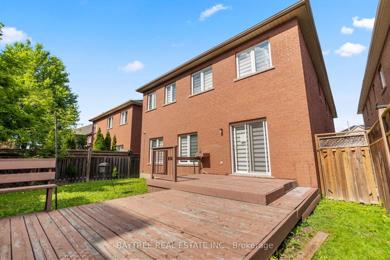 162 Bathurst Glen Drive