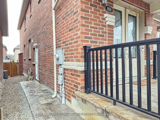 Bsmt - 669 Sweetwater Crescent
