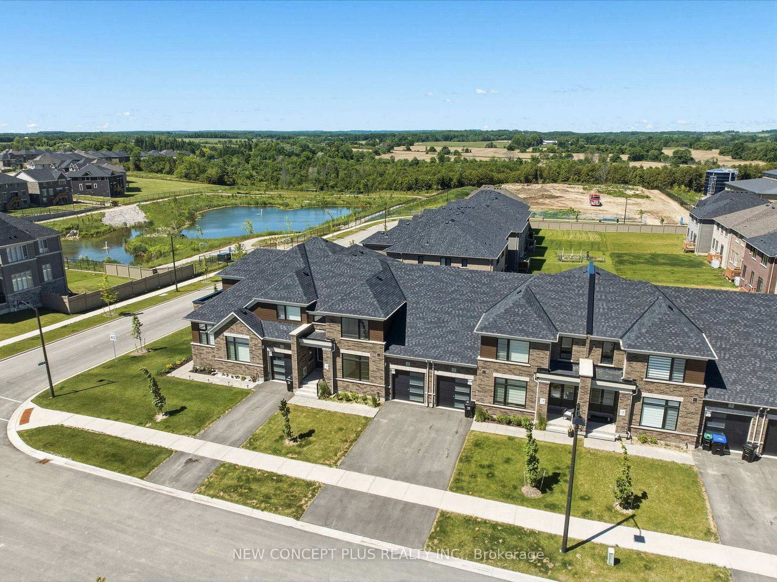 11 Bayberry Drive • Adjala-Tosorontio, ON photo 2