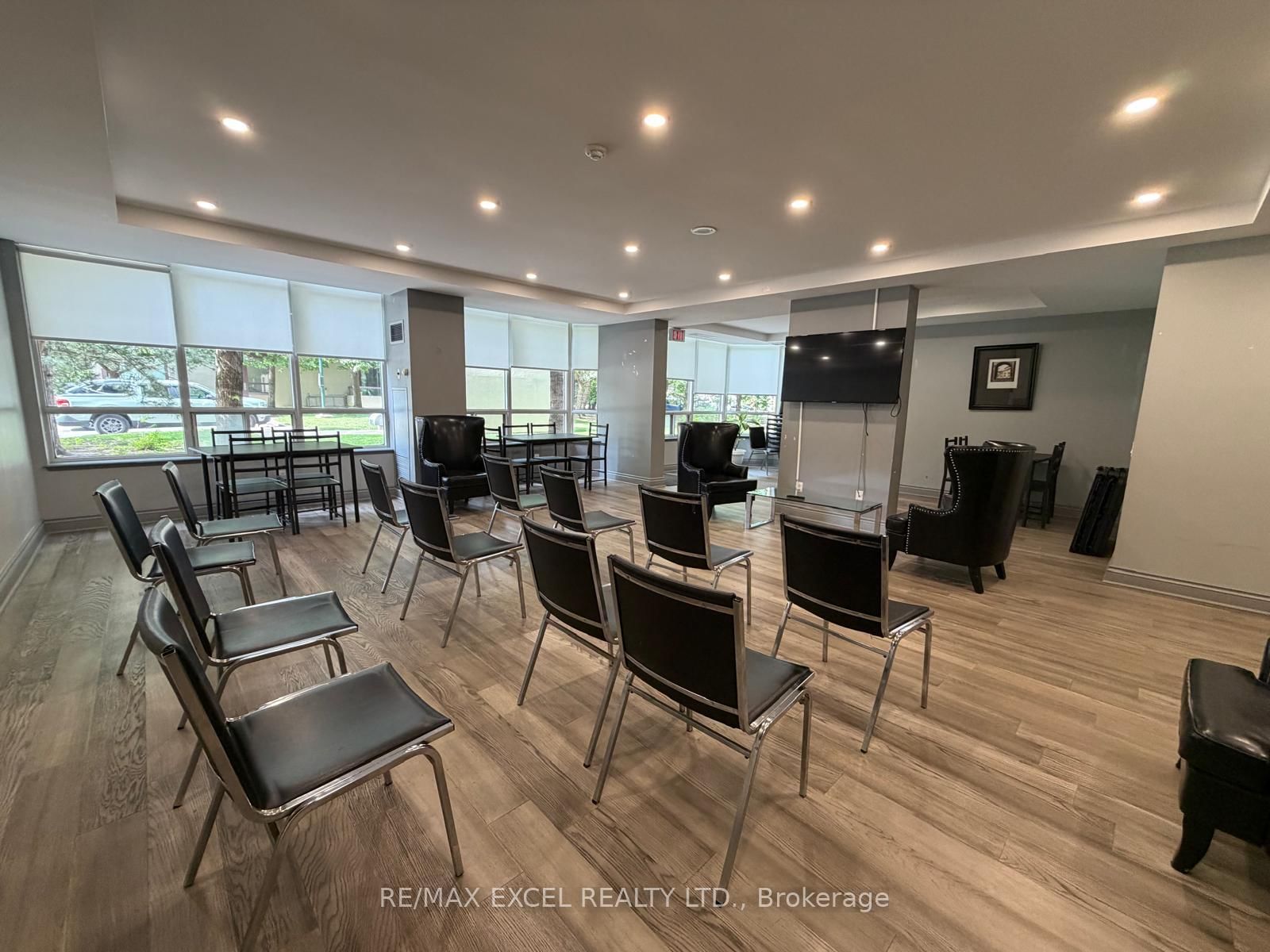 91 Townsgate Drive • #507 • Vaughan, ON photo 13