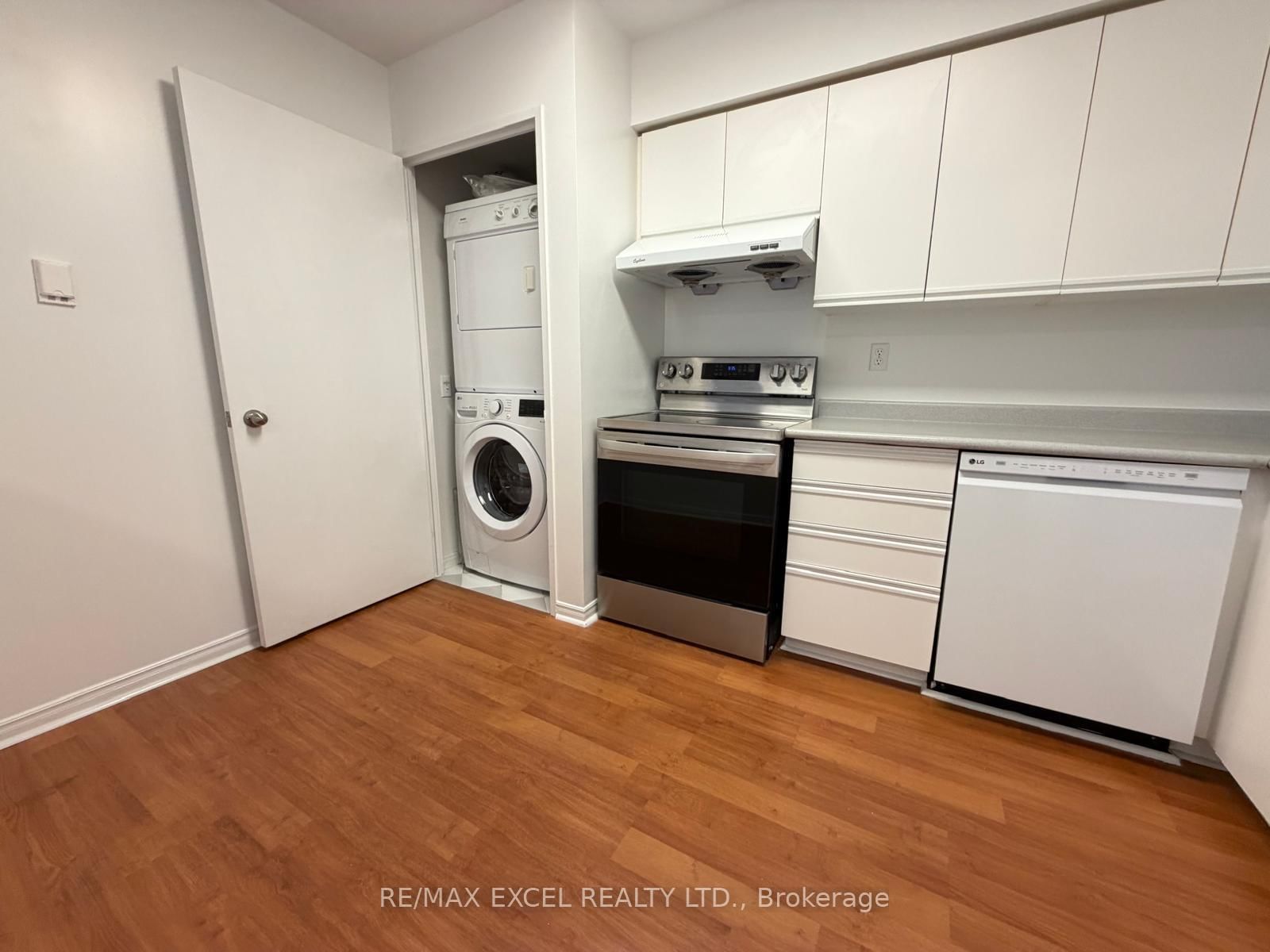91 Townsgate Drive • #507 • Vaughan, ON photo 5