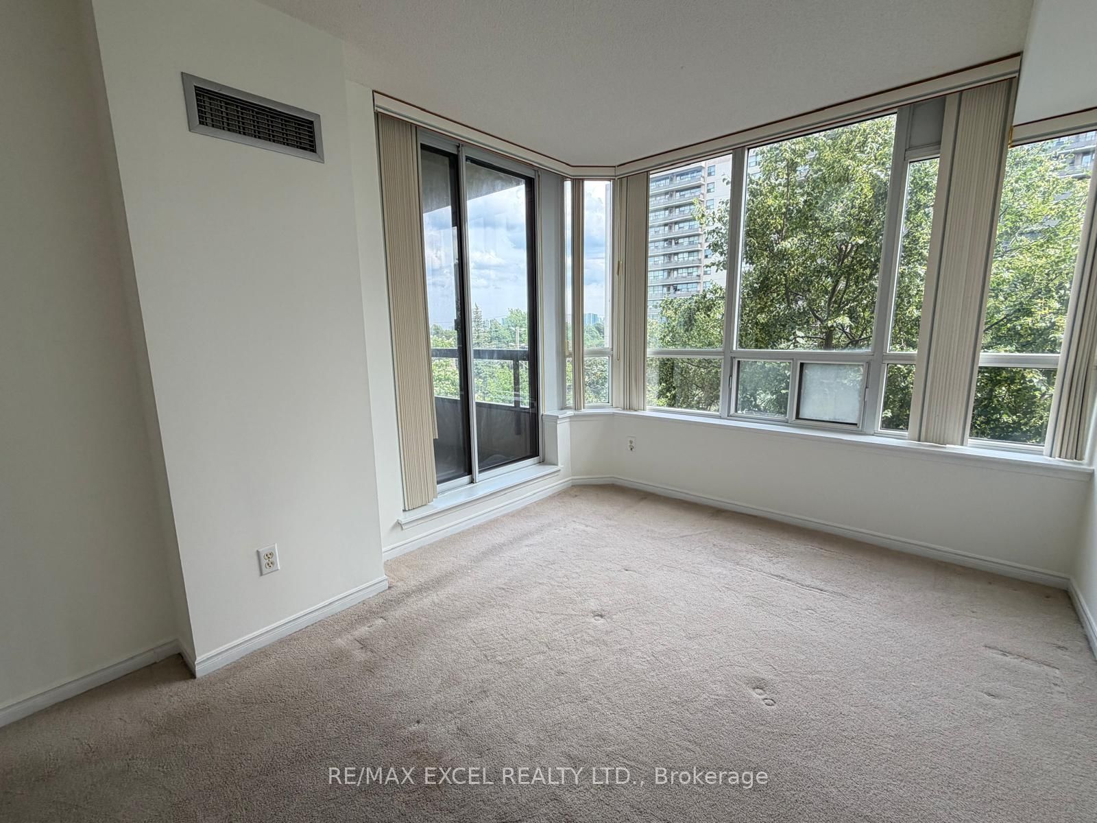 91 Townsgate Drive • #507 • Vaughan, ON photo 7