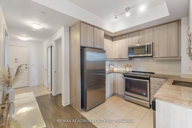 501 - 9205 Yonge Street