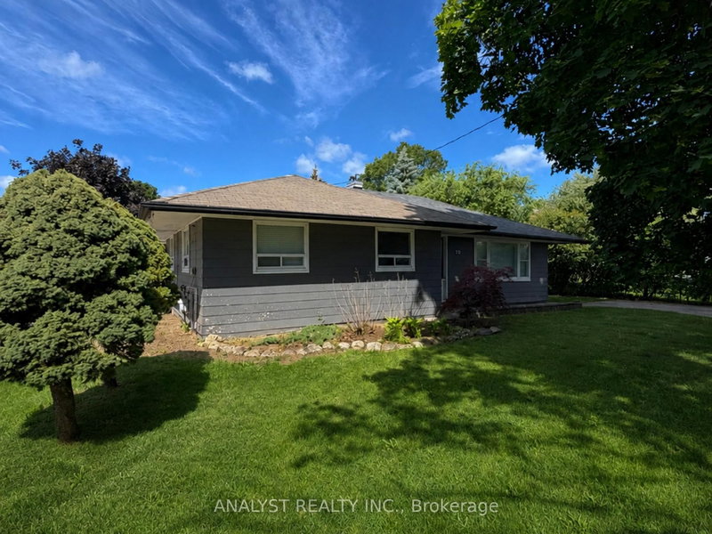 home for lease on 70 Simmons Street